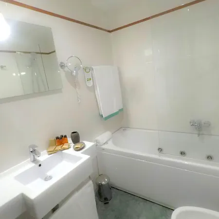 コッレヴェルデ パーク 4*
